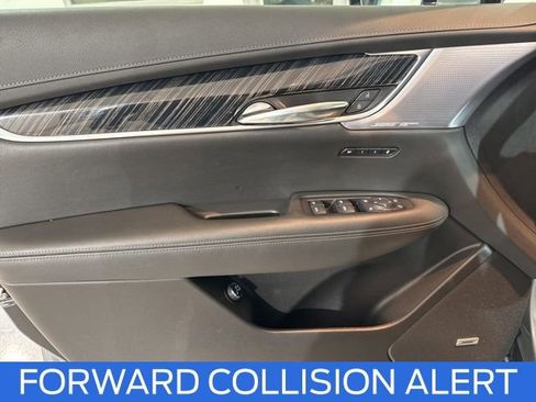 Used 2024 Cadillac XT6 Premium Luxury image 22