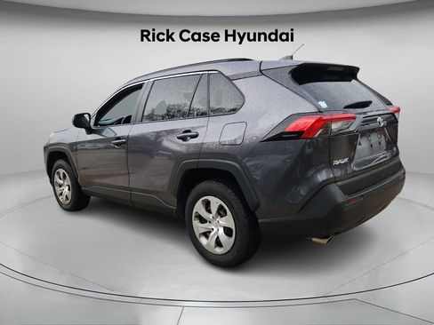Used 2021 Toyota RAV4 LE image 8