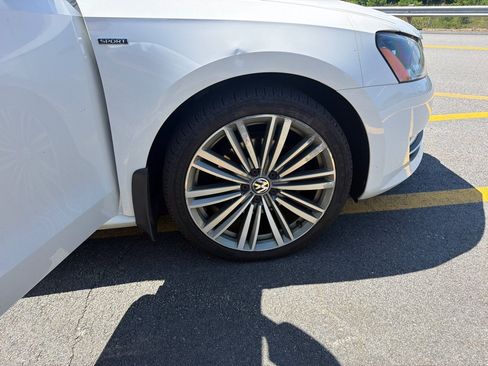 Used 2015 Volkswagen Passat 1.8T Sport FWD image 31