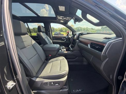 Used 2026 GMC Yukon Denali w/ Sun & Power Step Package AWD/4WD image 13