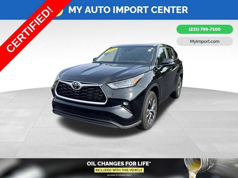 Certified 2025 Toyota Highlander XLE AWD/4WD image 3