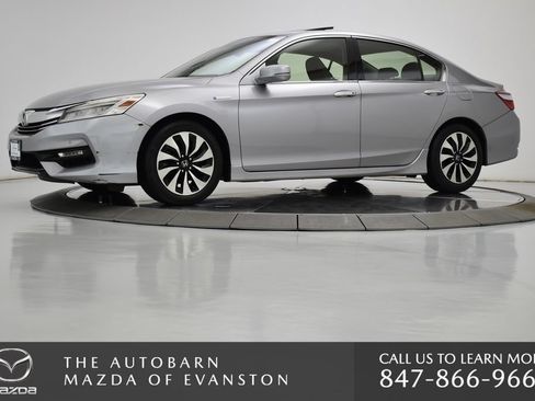 Used 2017 Honda Accord Touring image 16