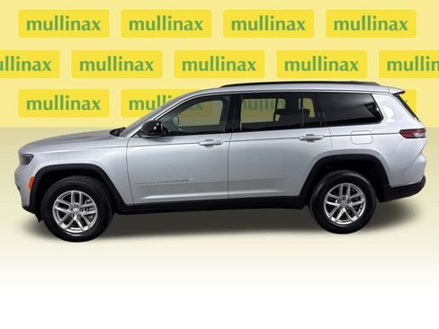 Used 2025 Jeep Grand Cherokee L Laredo RWD image 8