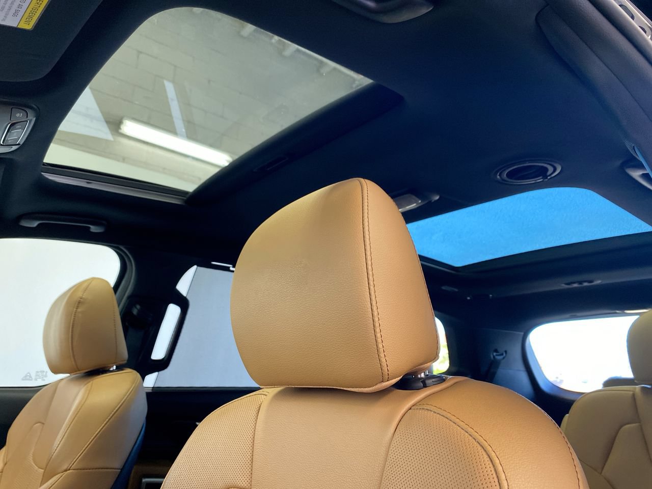 Used 2020 Kia Telluride SX w/ Towing Package FWD image 19