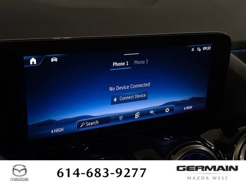 Used 2025 Mercedes-Benz GLA 250 4MATIC image 29