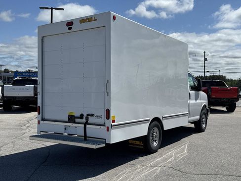 New 2025 GMC Savana 3500 w/ Power Convenience Package RWD image 8