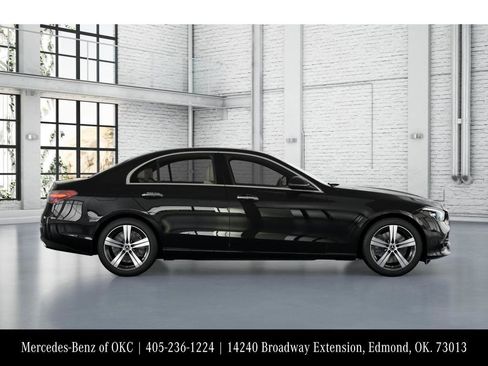 Used 2025 Mercedes-Benz C 300 4MATIC Sedan image 16