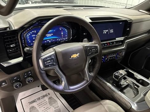 Used 2025 Chevrolet Silverado 1500 LTZ AWD/4WD image 22