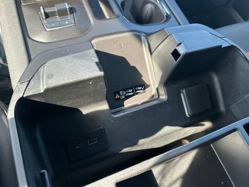 Used 2025 GMC Sierra 1500 AT4 w/ Technology Package AWD/4WD image 33