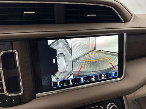 Used 2023 GMC Yukon Denali AWD/4WD image 32