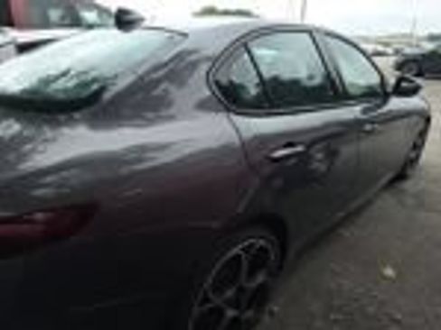 Used 2023 Alfa Romeo Giulia Veloce AWD/4WD image 3