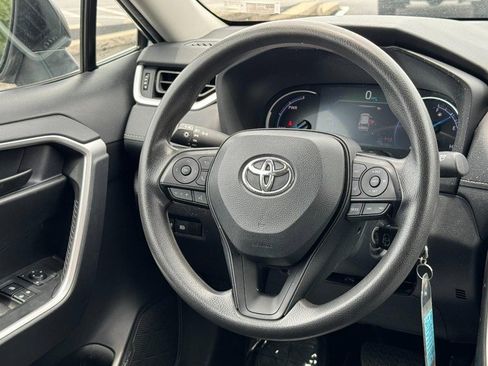Used 2024 Toyota RAV4 LE AWD/4WD image 12