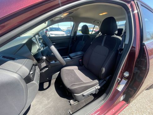 Used 2025 Nissan Sentra SV image 35