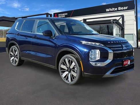 New 2026 Mitsubishi Outlander SE AWD/4WD image 1