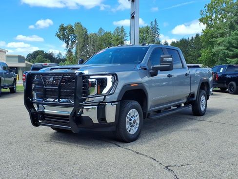 Used 2026 GMC Sierra 2500 Pro w/ Convenience Package AWD/4WD image 3