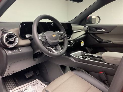 New 2026 Chevrolet Equinox LT w/ Convenience Package II image 11