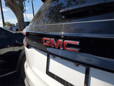 New 2026 GMC Acadia Elevation image 7