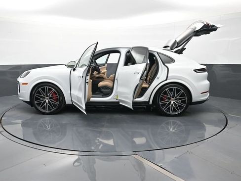 New 2026 Porsche Cayenne S image 29