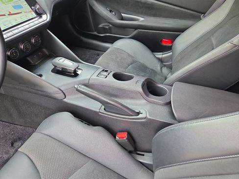 Used 2024 Nissan Z Performance w/ Floor Mat Package RWD image 10