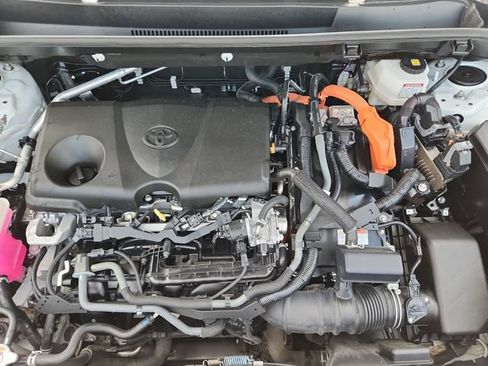 Used 2022 Toyota RAV4 LE AWD/4WD image 21