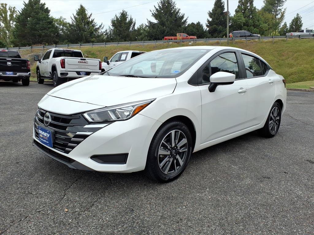 Used 2024 Nissan Versa SV FWD image 8