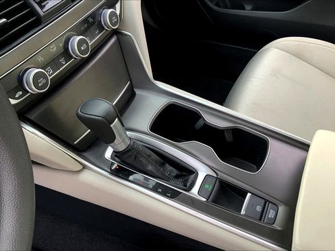 Used 2019 Honda Accord LX image 17
