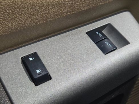 Used 2015 Ford F350 XLT w/ XLT Interior Package AWD/4WD image 22