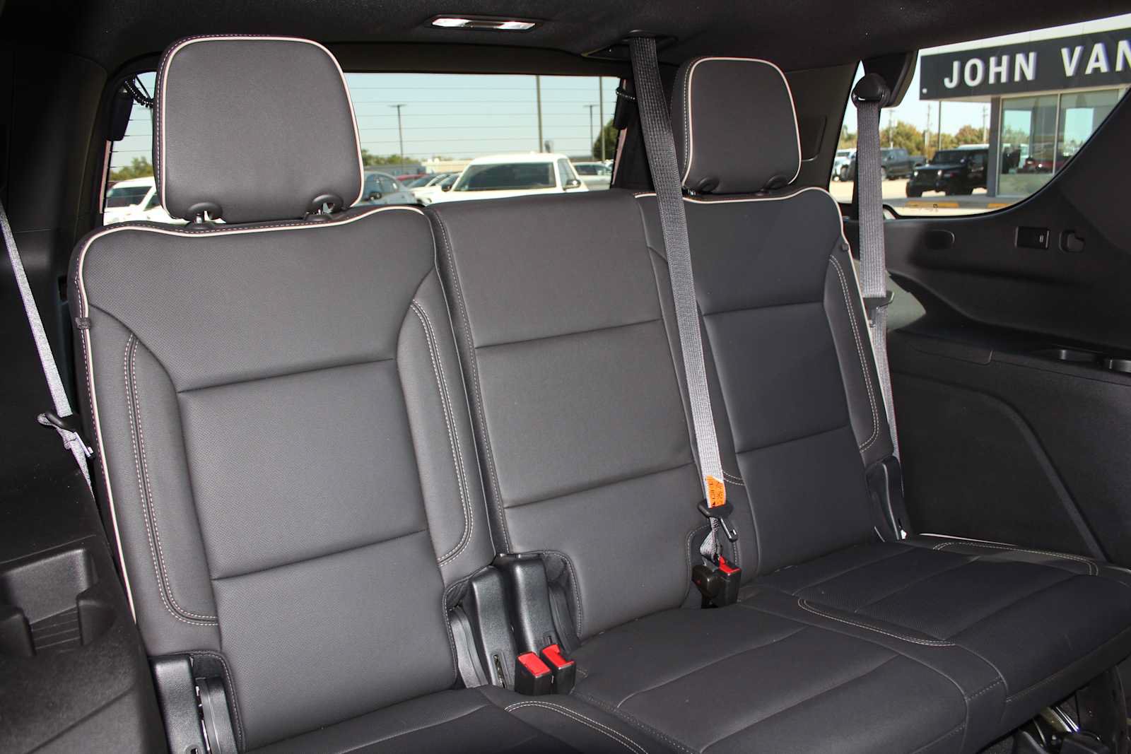 Used 2023 Chevrolet Tahoe Premier AWD/4WD image 30