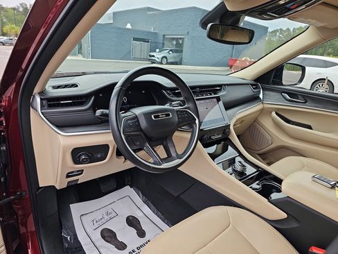 Used 2021 Jeep Grand Cherokee L Limited AWD/4WD image 19