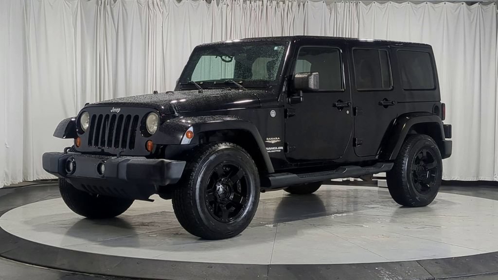 Used 2012 Jeep Wrangler Unlimited Sahara AWD/4WD image 5