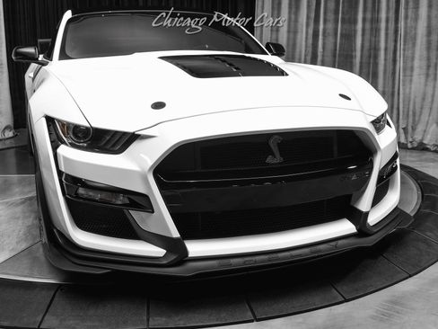 Used 2022 Ford Mustang Shelby GT500 w/ Carbon Fiber Track Pack RWD image 47