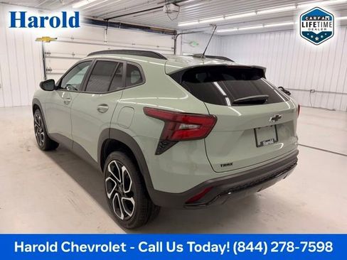 Used 2024 Chevrolet Trax RS w/ Driver Confidence Package FWD image 4
