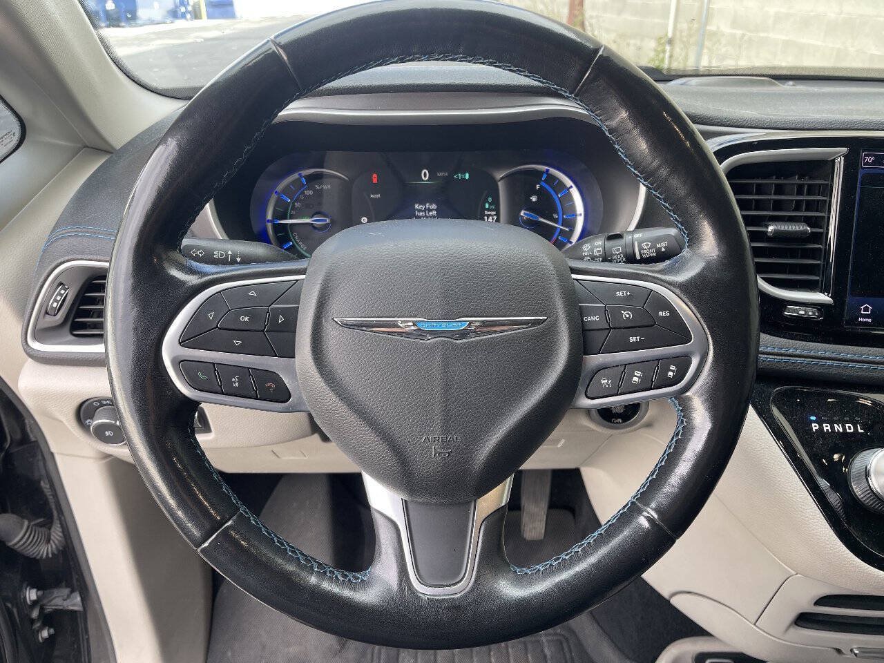 Used 2021 Chrysler Pacifica Touring-L FWD image 13