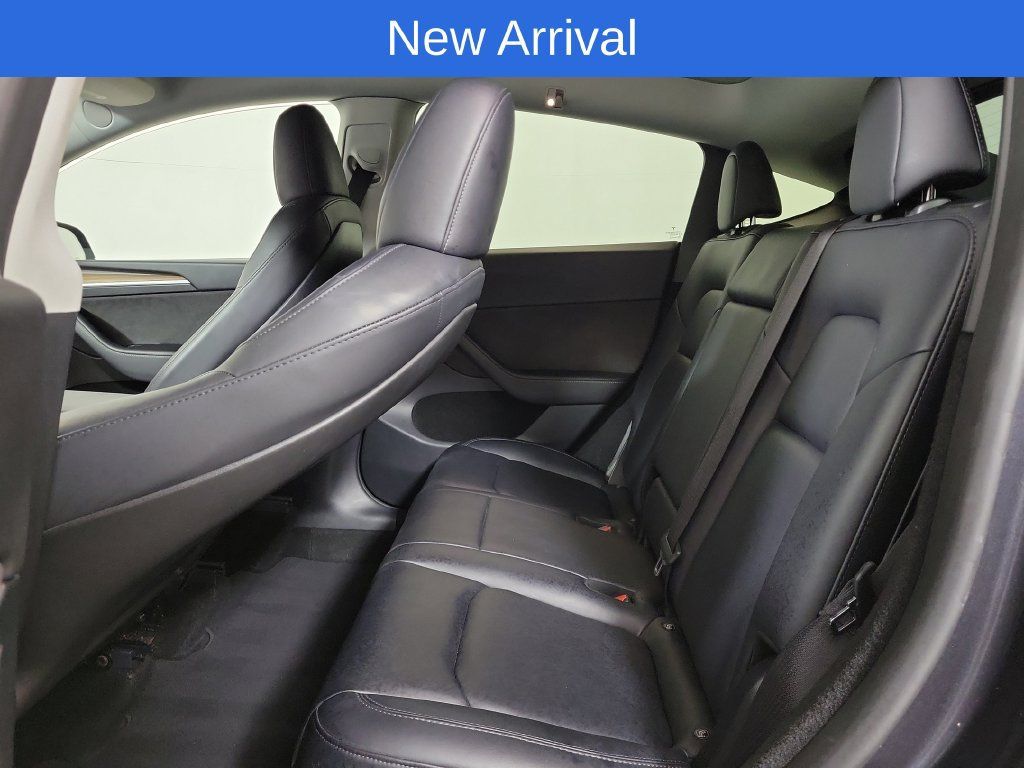 Used 2024 Tesla Model Y 2WD image 19