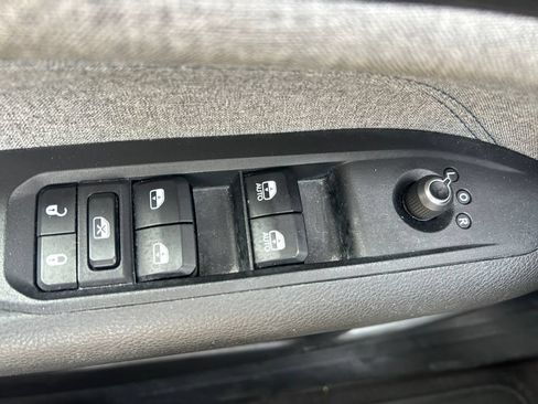 Used 2024 Jeep Compass Latitude AWD/4WD image 19