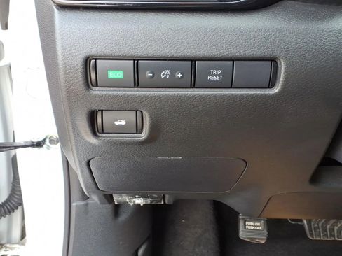 Used 2024 Nissan Sentra SV image 26