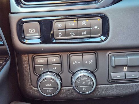 New 2026 GMC Yukon AT4 Ultimate w/ LPO, Illumination Package image 24