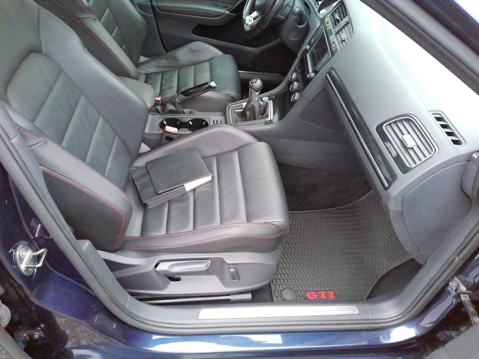 Used 2017 Volkswagen Golf 4-Door FWD image 28