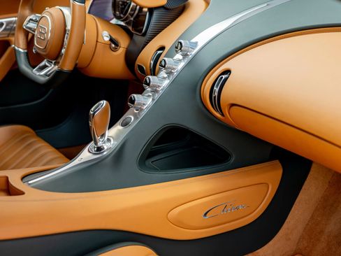 Used 2018 Bugatti Chiron image 17