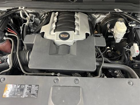 Used 2017 Cadillac Escalade Premium Luxury AWD/4WD image 29