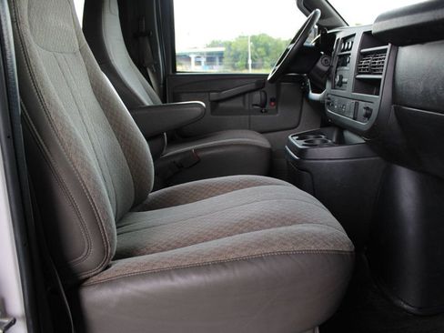 Used 2019 Chevrolet Express 3500 LT w/ LT Preferred Equipment Group RWD image 14