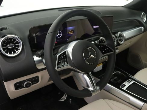 New 2025 Mercedes-Benz GLB 250 image 5