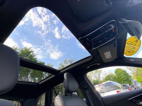 Used 2026 Mercedes-Benz GLC 300 4MATIC image 11