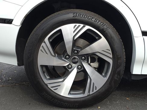 Used 2025 Audi Q6 e-tron Premium Plus image 61