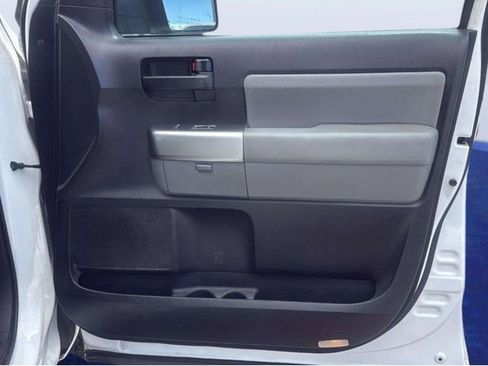 Used 2019 Toyota Sequoia SR5 AWD/4WD image 20