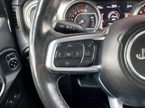 Used 2019 Jeep Wrangler Unlimited Sahara w/ Uconnect 4C Nav & Sound Group image 9