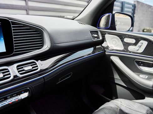 Used 2024 Mercedes-Benz Maybach GLS 600 4MATIC image 87