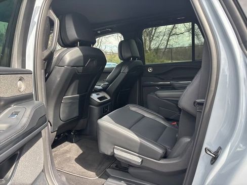 Certified 2025 Lincoln Navigator L Reserve w/ Jet Appearance Package image 13