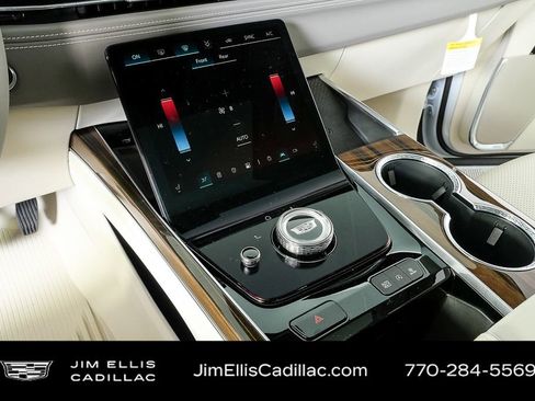 Used 2026 Cadillac Escalade Platinum Sport w/ LPO, ONYX Package image 20