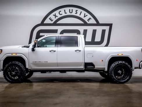 Used 2025 GMC Sierra 3500 Denali Ultimate AWD/4WD image 6